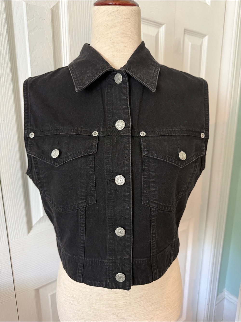 Vintage Liz wear Black Denim vest Sz S